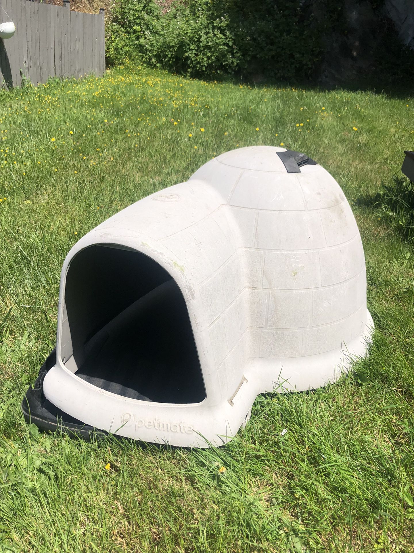 Igloo Dog House Dogloo LARGE