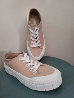 Tennis Shoes