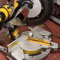 Dewalt 12” Double Bevel Compound Miter Saw 