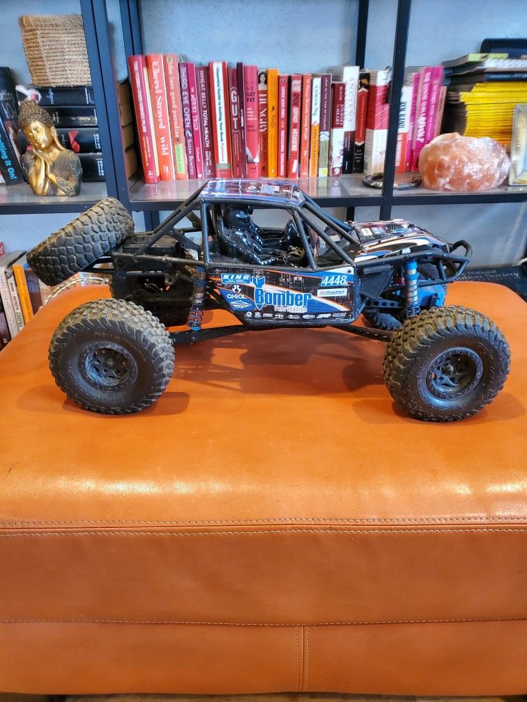 Axial Bomber