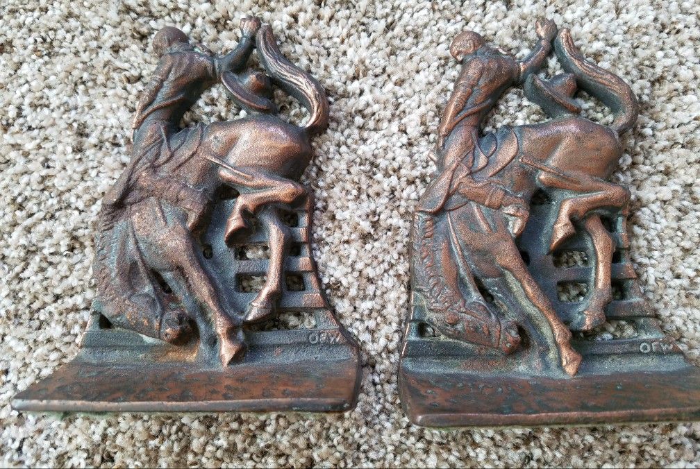 Vintage Bucking Bronco Horse and Rider Book Ends #136 OFW