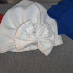 6 Count Infant Hats. 6+most. Like New