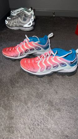 Women’s vapormaxs