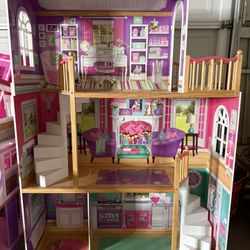 Girls Doll House