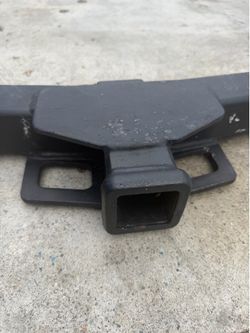 Tow hitch attachment
