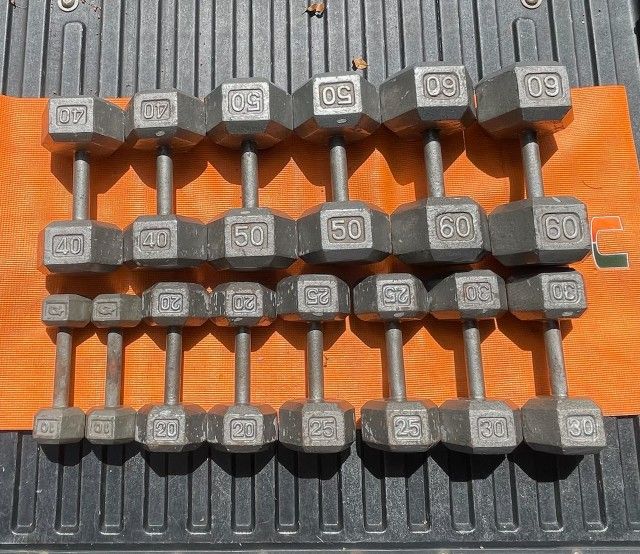 SET OF STEEL HEX DUMBBELLS (PAIRS OF) : 10s 15s 20s 25s 30s 40s 50s 60s
• • Will Sell Individual Pairs