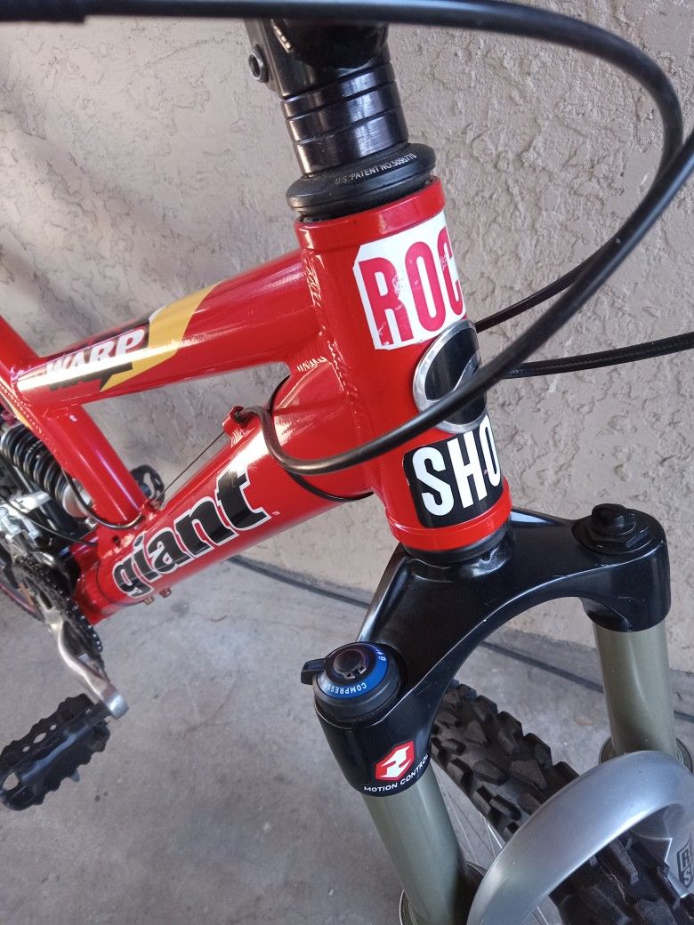 Bike Giant WARP Ds1 TIRES SIZE 26 Frame Size Medium Hydraulic Disc Brakes Frame Size Medium 