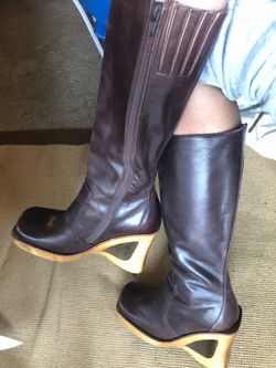 Steve Madden Leather Burgundy boots size 7