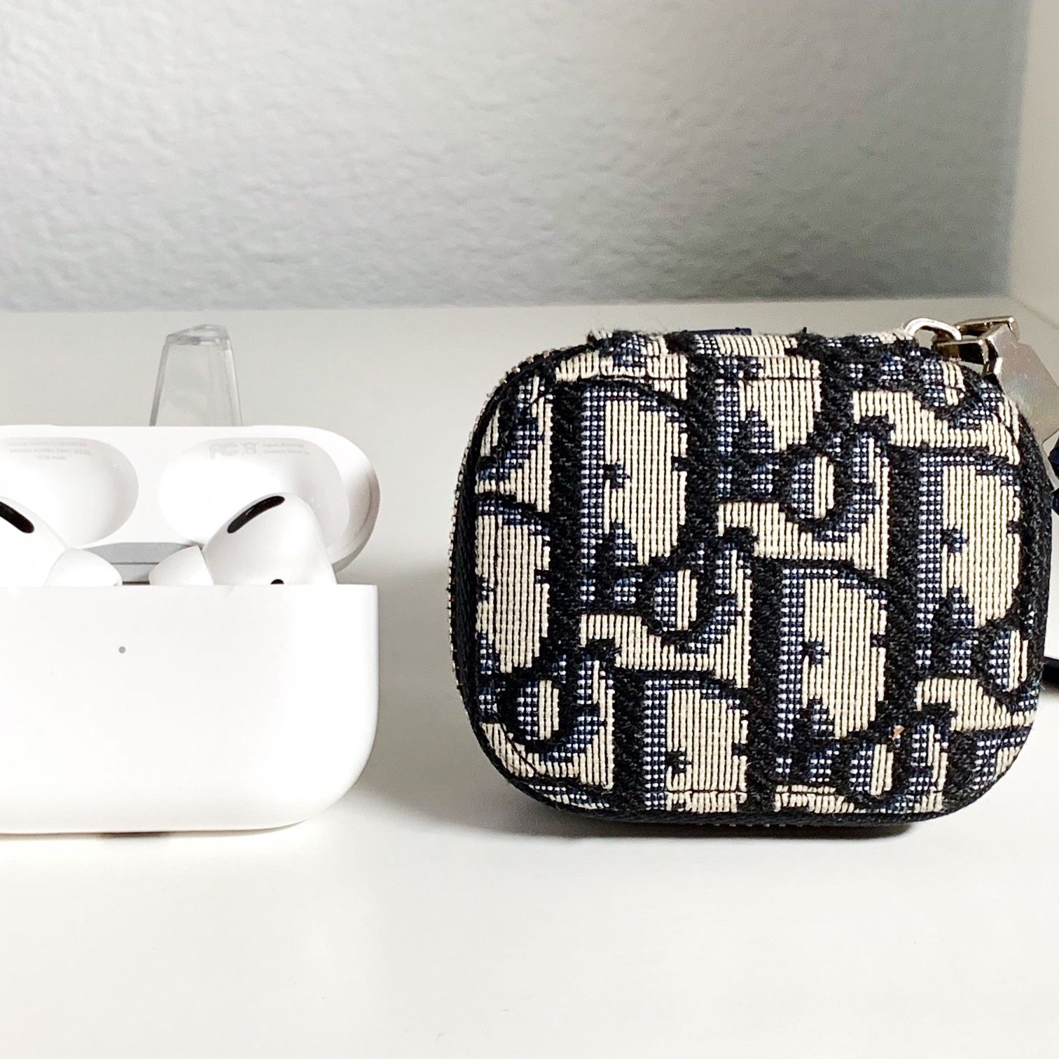 Apple AirPods Pro & Christian Dior Case (Limited edition ) for