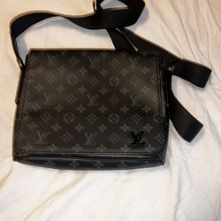 Lv Messenger Bag