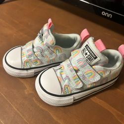 NEW Size 5 Girls rainbow Converse 