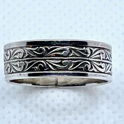 Woman’s Sterling Ring