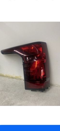2024-2025 Silverado EV Light ( Left )