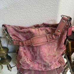 Coach Carly Optic Signature Shoulder Bag F13980