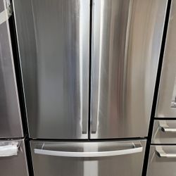 NEW Refrigerator w/WATER+ICE GE