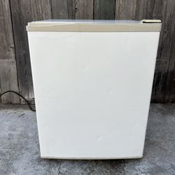 White Mini Fridge 