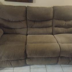 Sofa Reclinable Buenas Condiciones. 