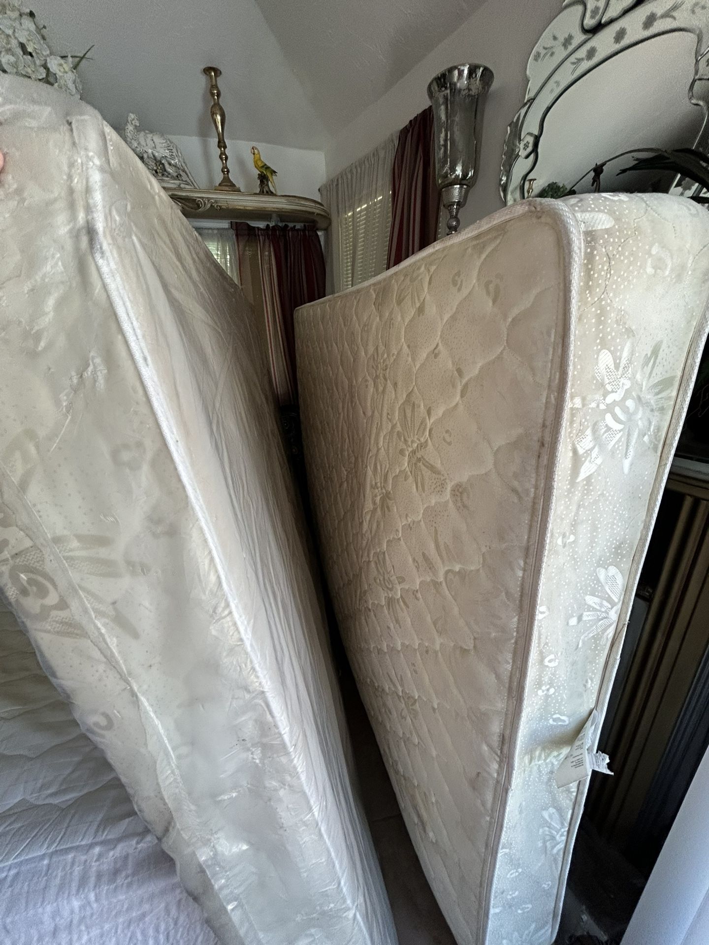 FREE QUEEN MATTRESS & BOX SPRING