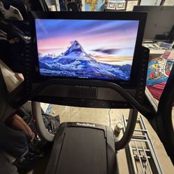 Nordi Track Commercial Treadmill X32i 