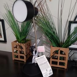 NEW BLACK LED DESK LAMP