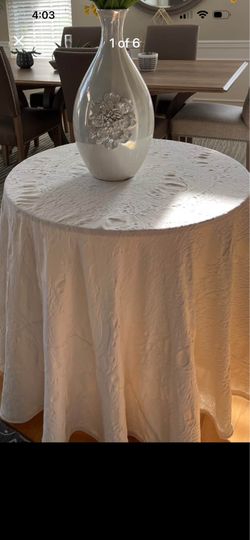 Foldable Accent Table and Cloth