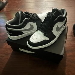 Brand New Deadstock Air Jordan 1 Low Black/white