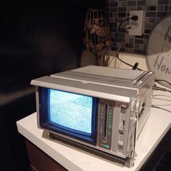  Vintage1986 KTV KCT-5003 RetroColor CRT 5" Inch VHF UHF TV Silver Working