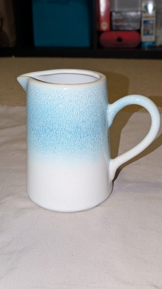 Teleflora Pitcher vase for flowers.