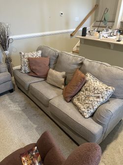 2 Piece Sofa With Accent pillows 