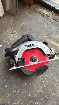 Makita Skill saw battery 6 1/2”