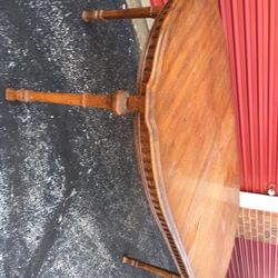 Vintage antique dining table $750. Must go this week. I can also deliver. Includes one leaf