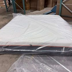 KING MATTRESS TEMPURPEDIC PROADAPT FIRM 