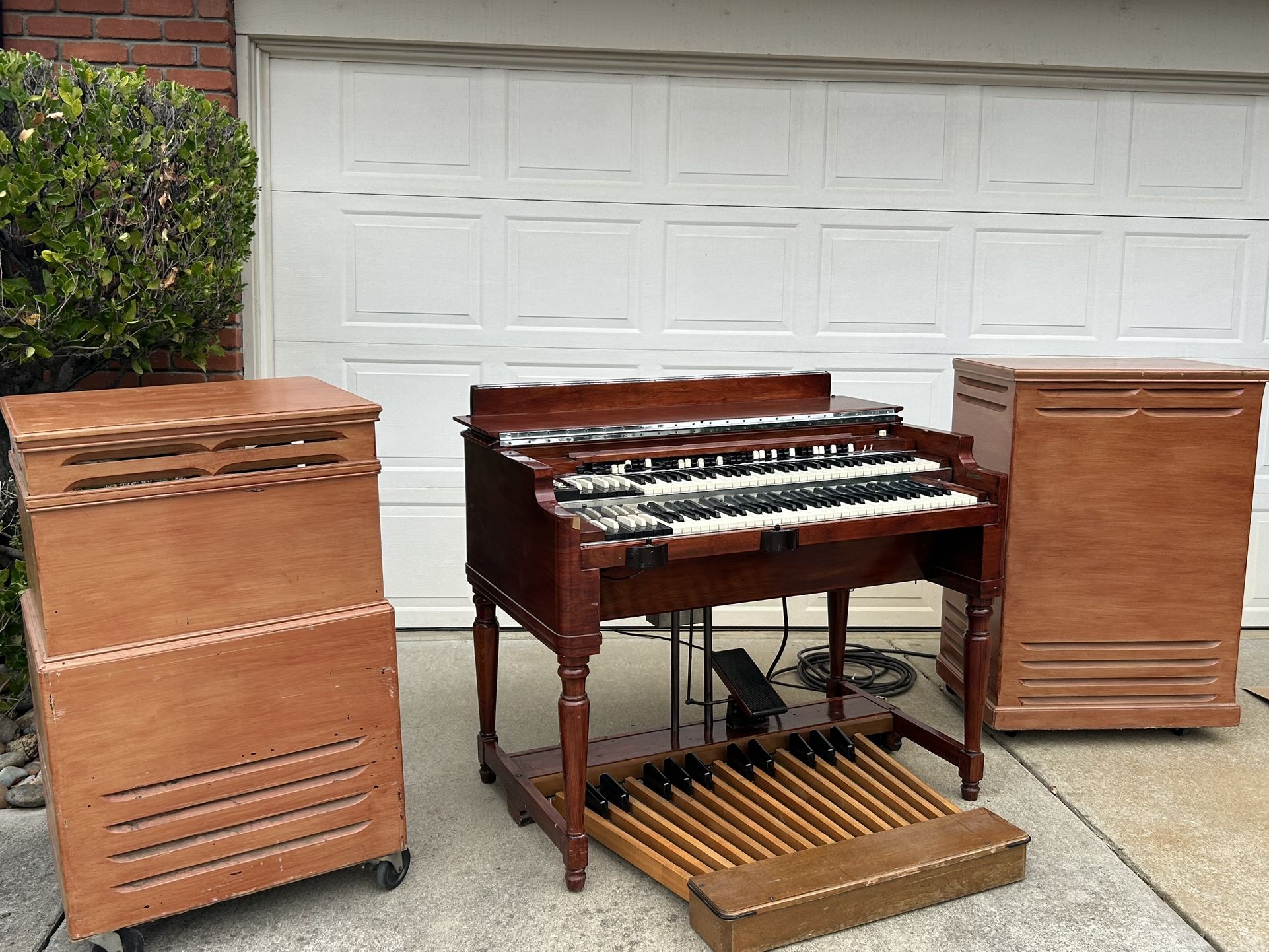 Hammond Organ Model BC