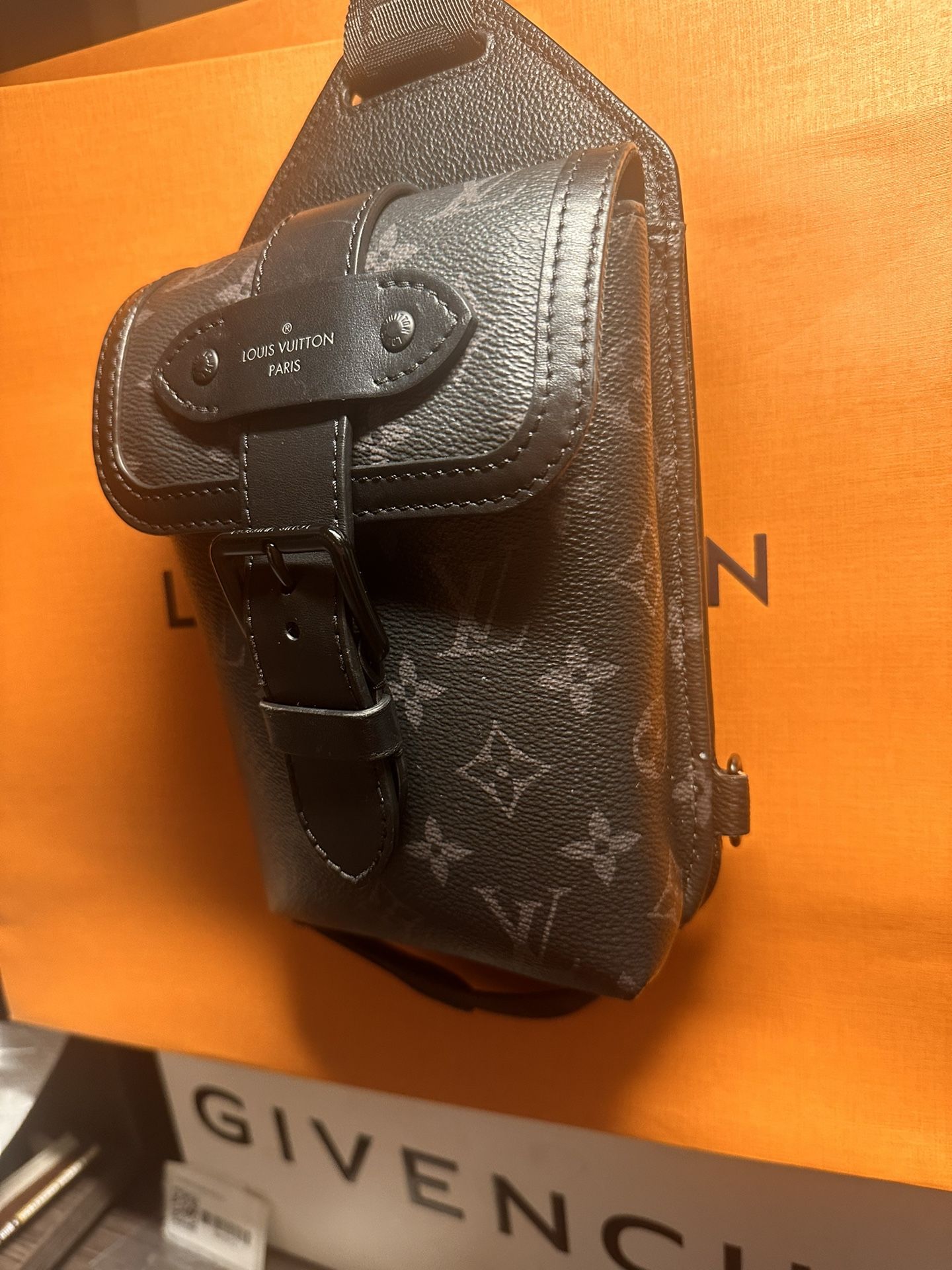 Louis Vuitton Cross Bag Men (authentic) 