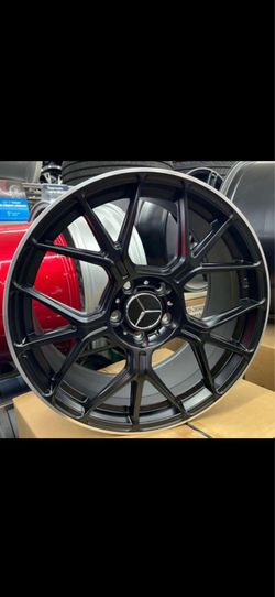 Mercedes  19” new blk amg styie rims tires set