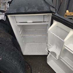 Camping Refrigerator 