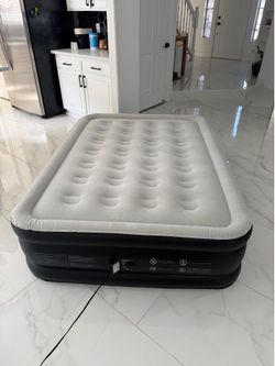 Airefina Air Mattress Full with Built in Pump, 18" Comfort Blow Up Mattress Quick Inflation/Deflation, Inflatable Mattress No holes and only used once