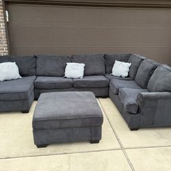 Beautiful Sectional Sofa Set. Used, Good condition. Very comfortable and sturdy.
