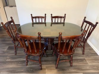 Solid wood dinning table