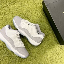 Jordan 11 Low Cement Size 5.5y 200$