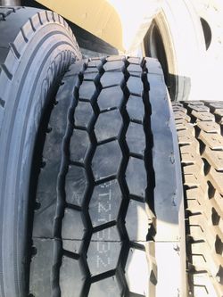 Commercial truck and trailer tires. Llantas para camión y traila. Supersingle