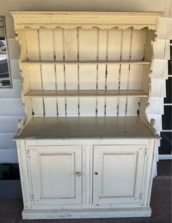 Farm-style hutch