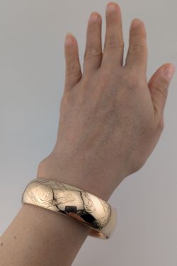 Vintage L.M. & Co. Hinged Bangle Bracelet ✨