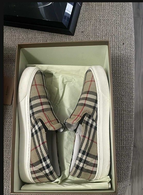 Real Burberry Size 9