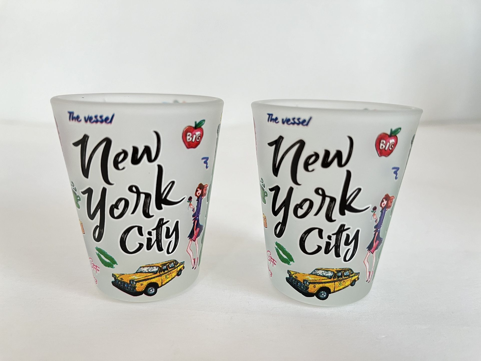 2 pcs/set New York Statue Of Liberty VESSEL Shot Glasses Collectible Souvenir Gift