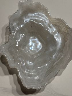 Art Glass Ruffled Edge Bowl