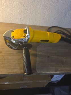 Dealt New Angle Grinder