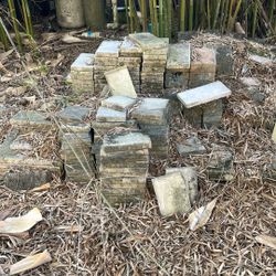 Multiple Sizes Of concrete pavers make offer, only for today will be gone