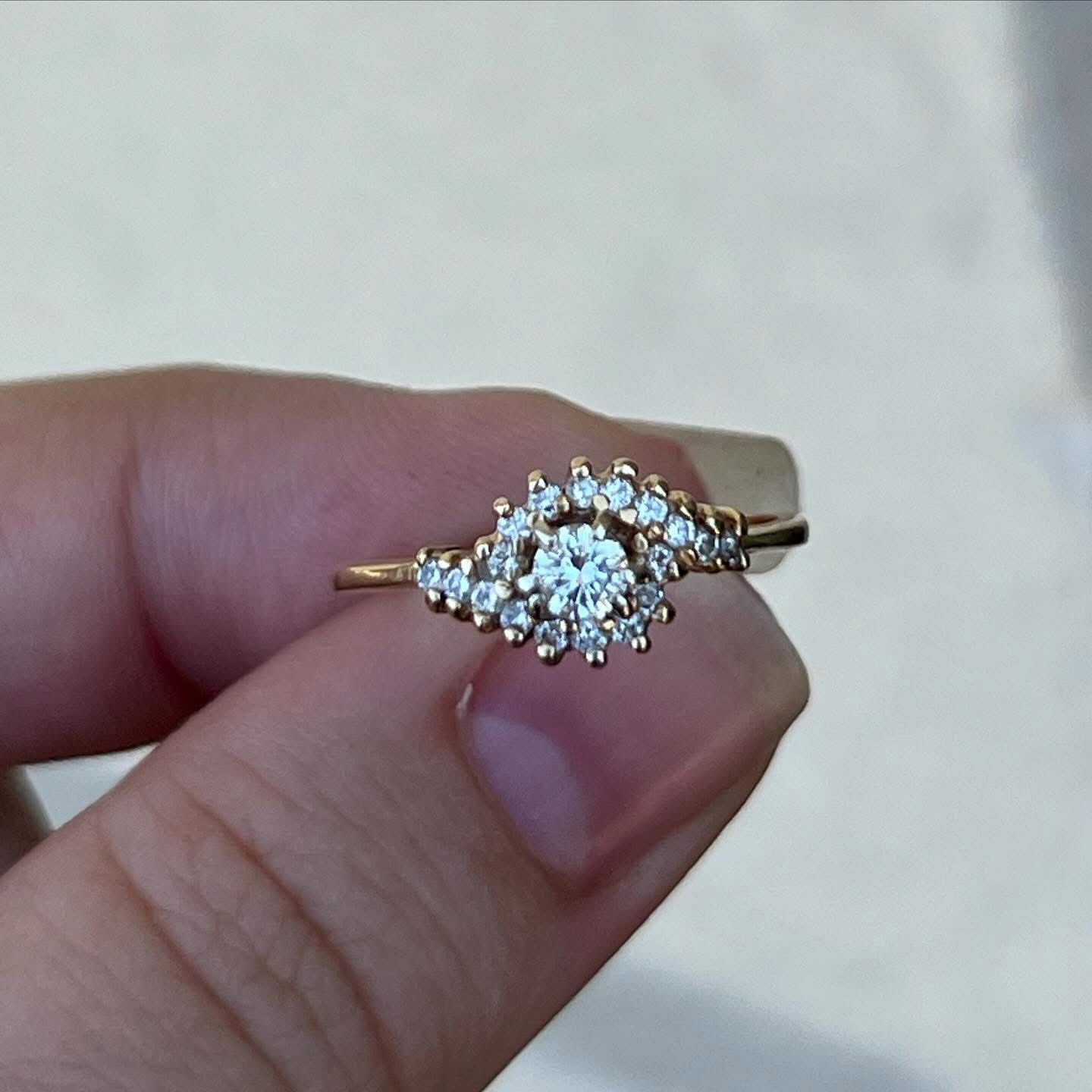 Vintage Solid 14k Gold And Diamond Women’s Ring Eye Shape Style
