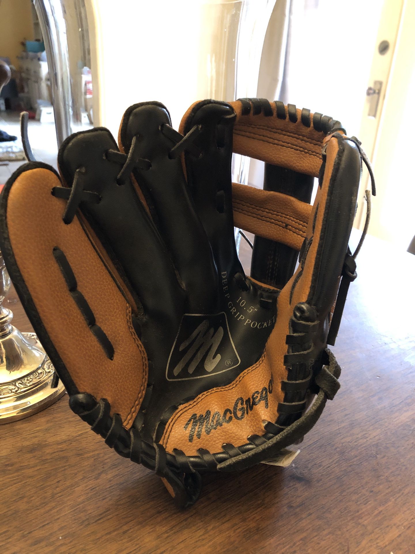 Mac Gregor 10.5” Kids baseball glove